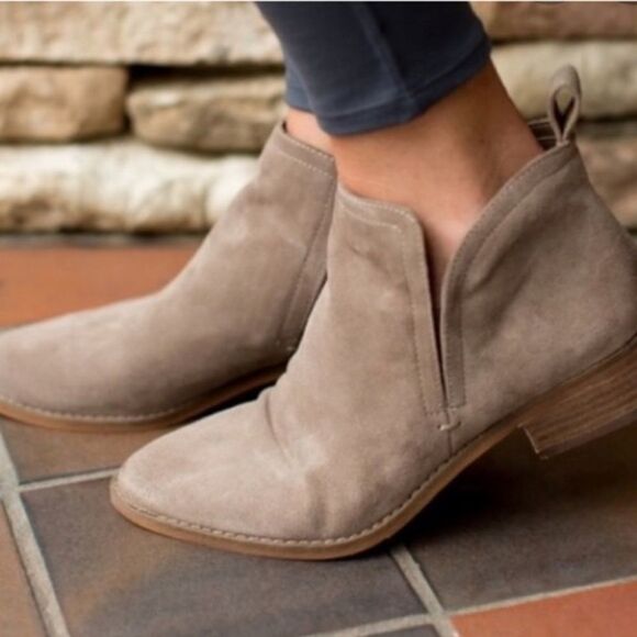 ✨HP✨Dolce Vita 'Tessey' Suede Ankle Boots✨ - Picture 1 of 9